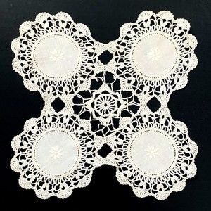 Vtg Linen Embroidered 4 Medallion Crochet Lace Openwork Table Centerpiece Doily